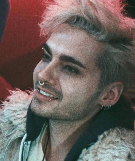 kiriii's tweet photo. Bill en Feel it All es tan, necesito abrazarlo https://t.co/PiBAFfiWXL