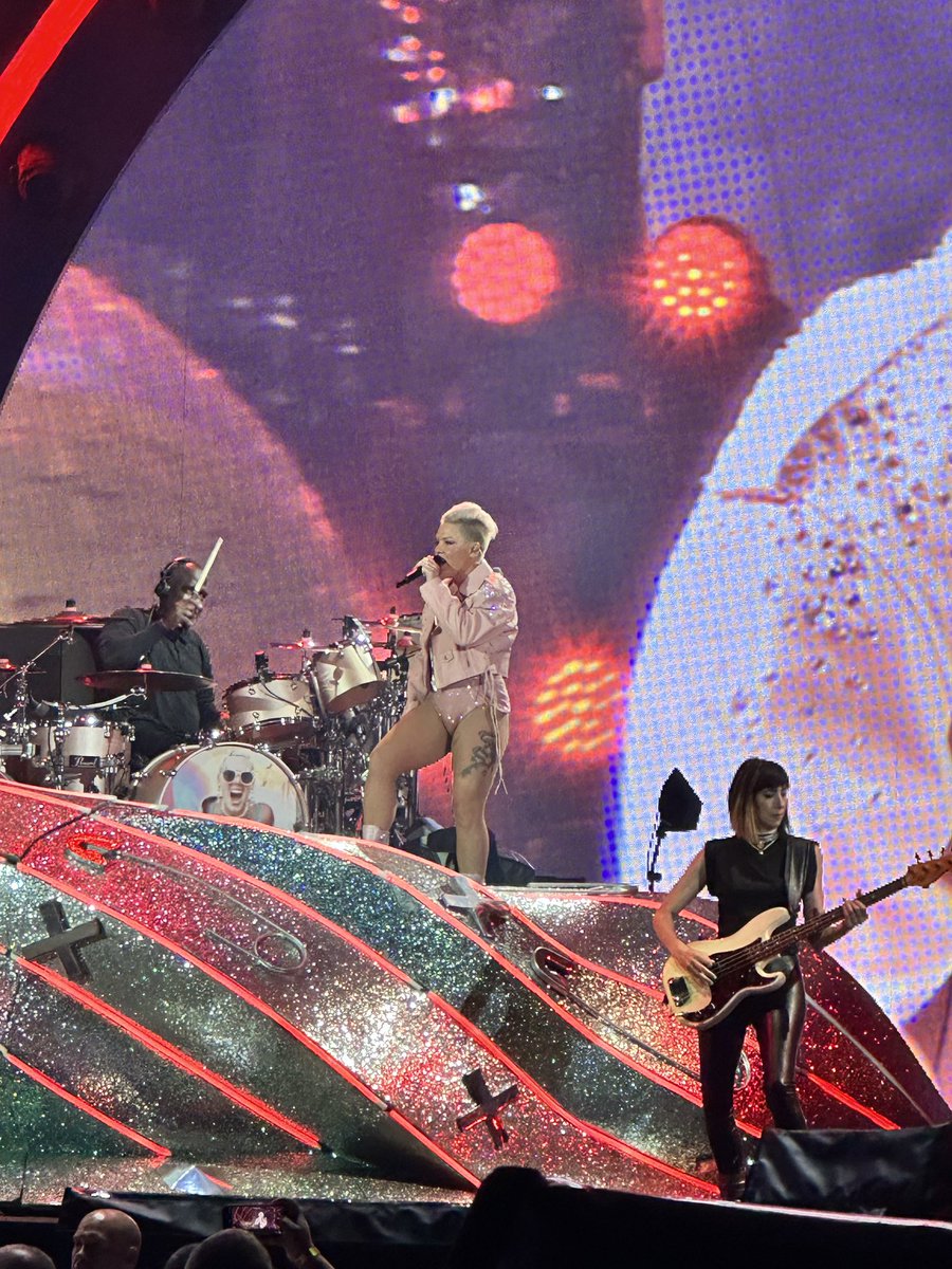 Eva Gardner tweet media