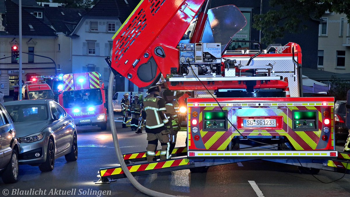 gianni_reporter's tweet photo. 🚨 Heute am 01. August 2023 kam es zu einem Zimmerbrand auf der Cronenberger Straße in Solingen🚨

Weitere Informationen unter: https://t.co/SGijBI7XZv

@FW_Solingen #Feuerwehr #Solingen https://t.co/o5anWDMcIL