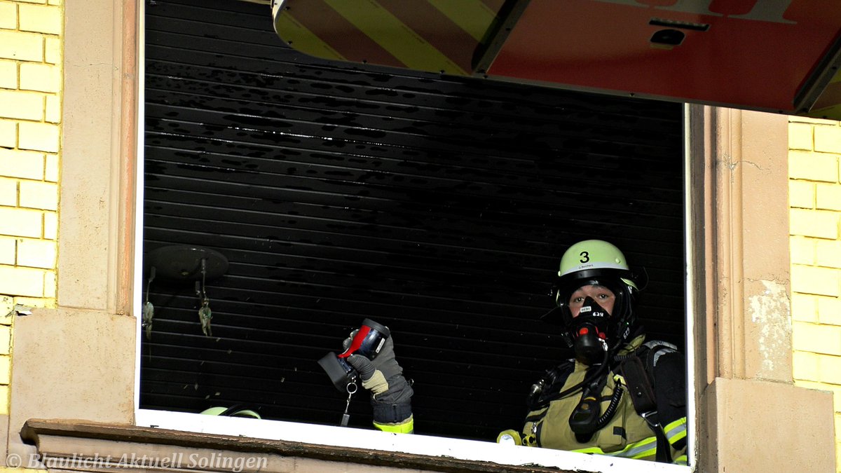 gianni_reporter's tweet photo. 🚨 Heute am 01. August 2023 kam es zu einem Zimmerbrand auf der Cronenberger Straße in Solingen🚨

Weitere Informationen unter: https://t.co/SGijBI7XZv

@FW_Solingen #Feuerwehr #Solingen https://t.co/o5anWDMcIL
