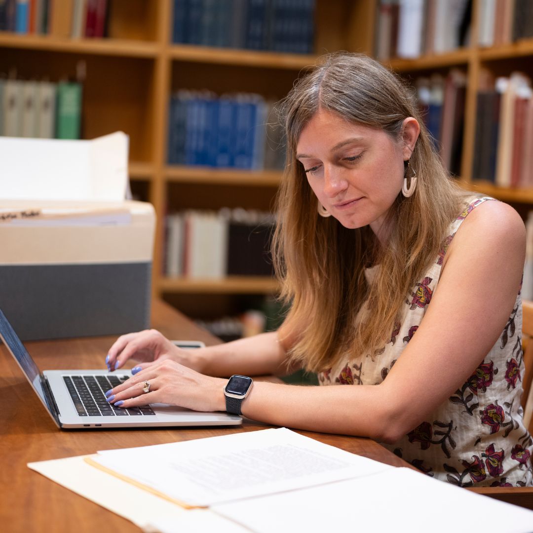 Applications are now open for the Ransom Center's 2024 - 2025 fellowships. Deadline to apply is November 1 at noon:
hrc.utexas.edu/fellowships/