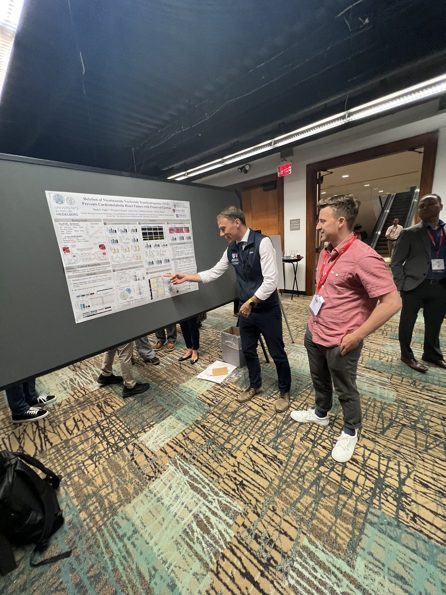 Yes! Day 2 of interactive poster discussions. Probably one of my favorite things at #BCVS23. And both current @CardioMyocyteHa and post @MarkEPepin trainees presenting.