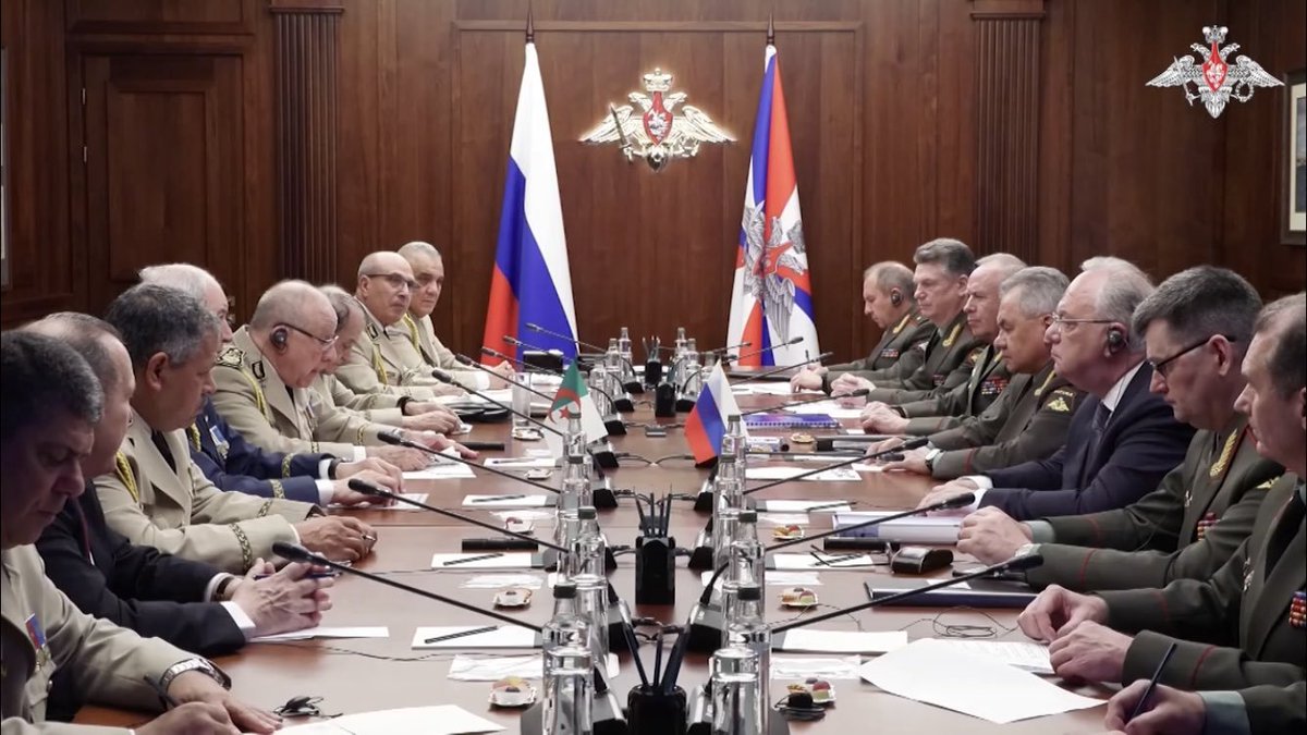 kmldial70's tweet image. #BreakingNews 
Finally and officially,#Russia and #Algeria  reached a compromise about delivering both #Su34 and #Su57 to Algeria at the same periode of time (the year 2025 is highly expected),the receive of Su34 was postponed for some reasons before.
#AlgerianAirForce #AirPower