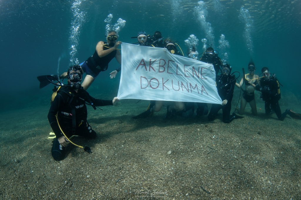 ezgiadanc's tweet photo. Dünden bugüne Akbelen mücadelesini büyüten ve kesilen her ağacın acısını yüreğinde hisseden İkizköylülerin dayanışmasını selamlıyoruz. 

Dayanışma yaşatır! 

#AkbeleneDokunma https://t.co/PYY6Awv0d6