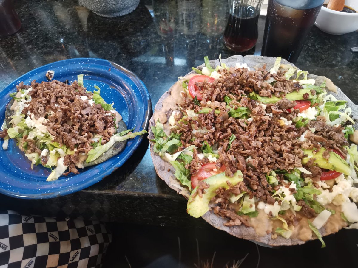 PMXHOMIE's tweet photo. Quiero hacer este twitt para 2 cosas 
Primera agradecerle a mi pana @Colt_MX por recibirnos en su casa y tratarnos de manera increíble 
La segunda para tragarme mis palabras y reconocer que si se come bien piolas en la cdmx 
y que gdl anda medio perdida en cuando a comida https://t.co/psYAcUbpVi