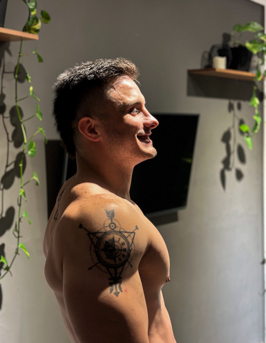 lucassantiagonh's tweet photo. Hello 📸 https://t.co/aBCrcQQ1qZ