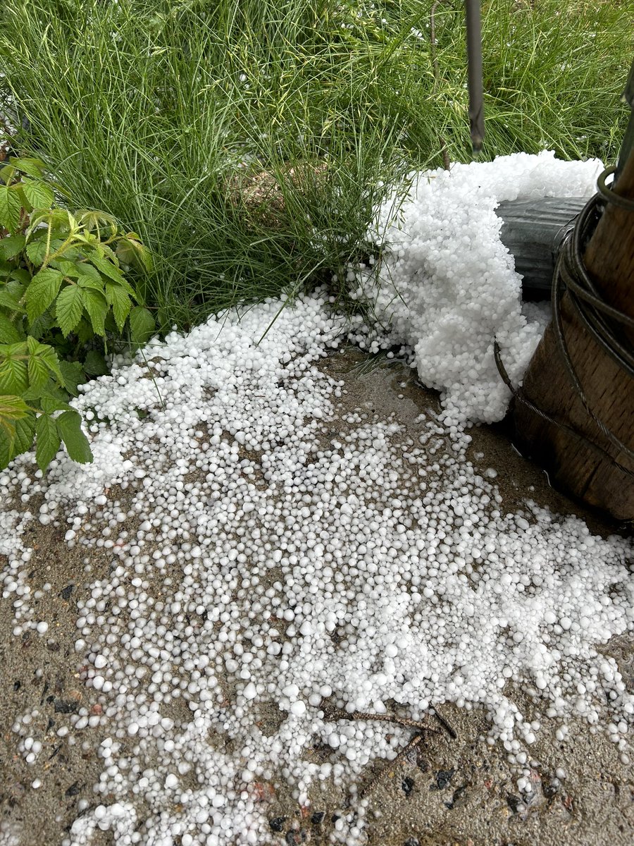 hoots_two's tweet photo. @NWSBoulder https://t.co/RIlHIHg8wY
