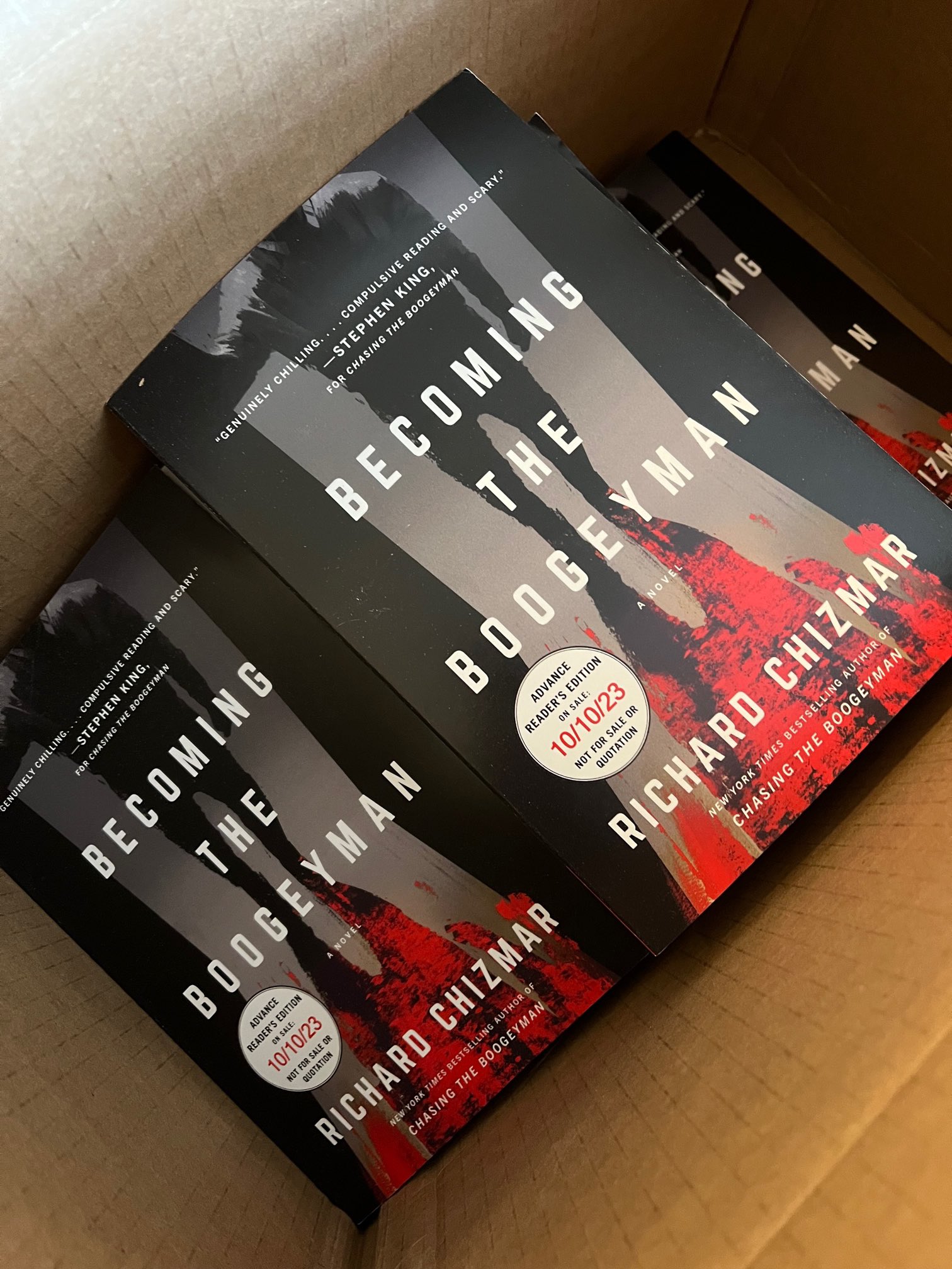 Richard Chizmar on X: GIVEAWAY TIME: I'll pick one lucky random winner  this Sunday night and send them a free signed Stephen King book. All you  have to do is Follow and