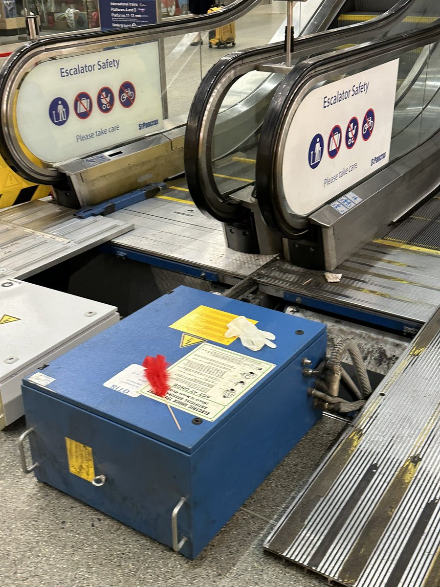 NTtweeting's tweet photo. I see the Ken Dodd Appreciation Society was successful in its bid for the St Pancras escalator maintenance contract. #HowTickledIAm https://t.co/grS4COnCXf