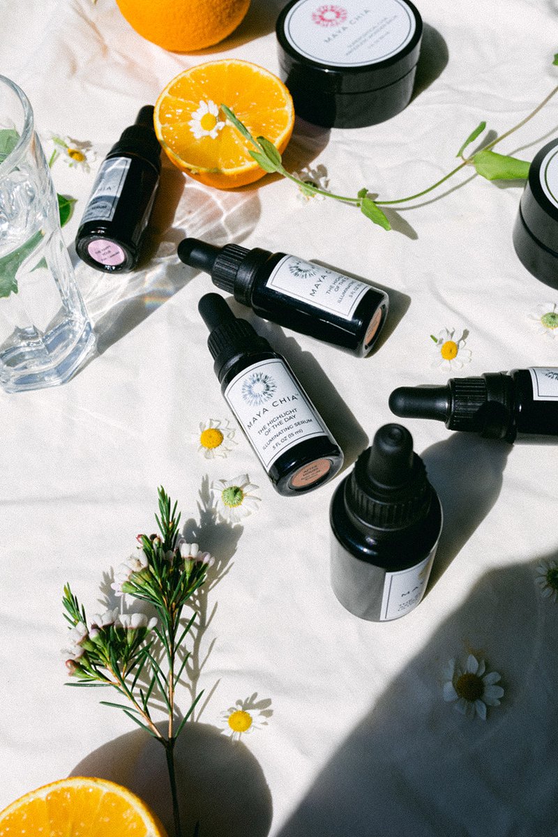 Catch a bit of summer in this lil bottle. The Highlight of The Day - Illuminating Face Serum is the perfect cross-section between skincare meets makeup. This Allure Best of Beauty Award Winner is a unique formulation - an ultra lightweight serum + skincare that gives the most bea