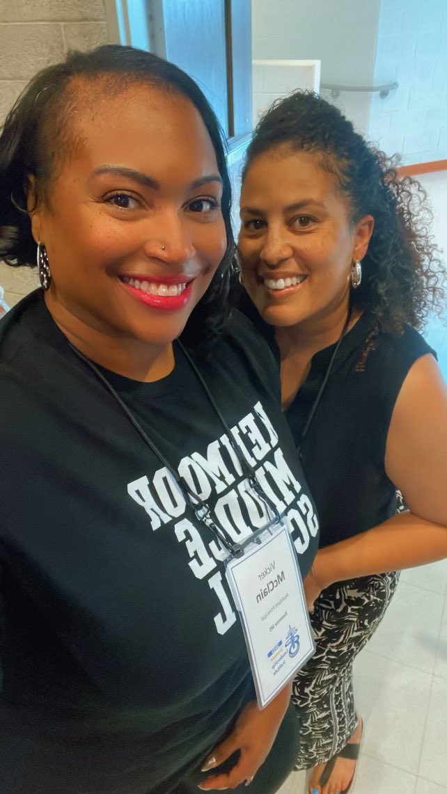 teach2dfuture's tweet image. #Day 1 of Assistant Principal Summer Leadership Institute (APSLI)2023

Great to see some of my #APIP cohort 9 members today. @vickermcclain, Ms. Brown, Ms. Qureshe,  @MrsCFButler &amp;amp; @McCants_LL 
 #TeachWithUs #PGCPSPROUD #APSLI23 @pgcps @OPLLpgcps