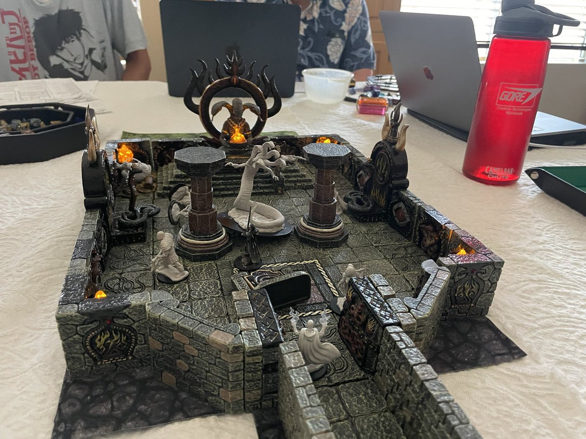 drookhuyzen's tweet image. When you do some birthday #DnD, you best break out the #dwarvenforge! Sent my players into the basement of a shady business, where they discovered a yuan-ti base. Glad the restock pieces I ordered got to me quickly!
