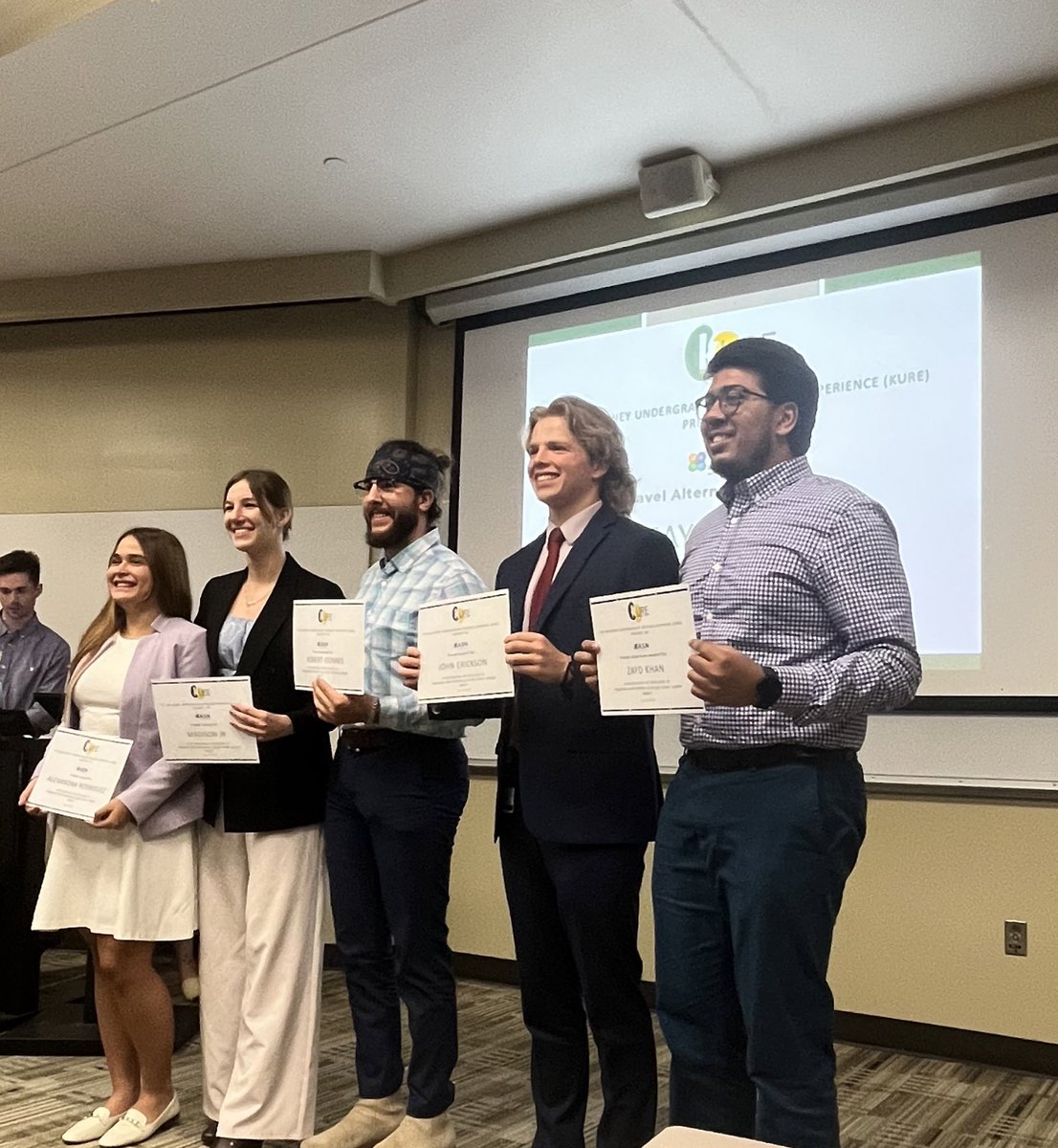 drtmitchell's tweet photo. π Congrats to Alexandra Rodriguez, a KURE summer student in my lab, for an excellent summer and for winning a travel award to the next @ASNKidney meeting! #herpresentationwasgreat
#imsoproudofher #mitchelllab @KUHPRIME @UABUrology @UAB_NRTC https://t.co/XB1oS9o1cx