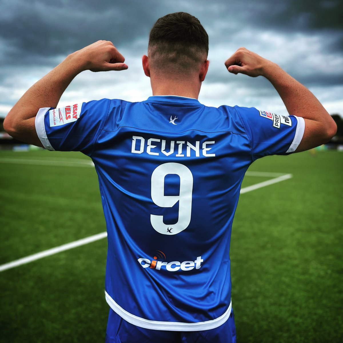 DgnSwifts's tweet photo. 𝗘𝗧𝗛𝗔𝗡 𝗗𝗘𝗩𝗜𝗡𝗘 𝗡𝗨𝗠𝗕𝗘𝗥 𝗡𝗜𝗡𝗘 9️⃣
We’ve got Devine, Ethan Devine. 🎶
✍️💙⚽️#ED9 #UTS https://t.co/OyEFbys4hJ