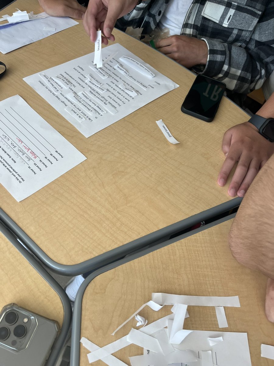 susangbarber's tweet image. First day at @APSMidtown is in the books. We worked with @maggiesmithpoet’s “Good Bones” and had some great day one discussions. And look who my colleague is this year! #aplitchat #TeachLivingPoets