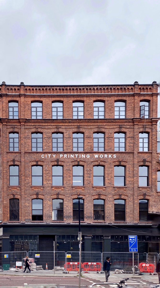 Scaffold dropped on city printing works in Queen Street. Great to see restoration of extg building stock. Looks 👌