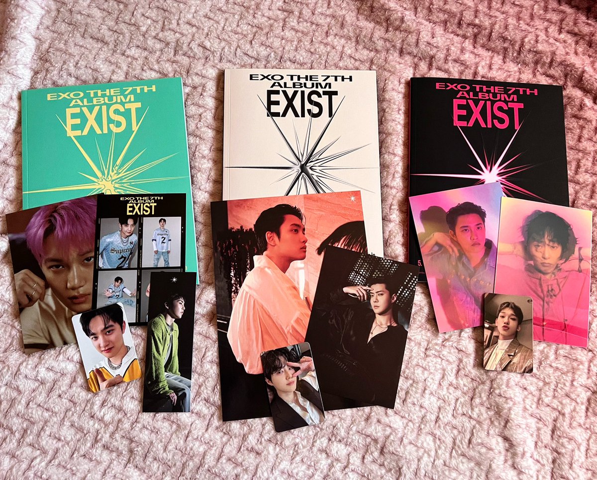 HappyExoBubble's tweet photo. Received my #EXO_EXIST albums today! I cannot even explain how gorgeous the album books are. 👌🏻 #kpop #EXO https://t.co/aeIpMeokcY