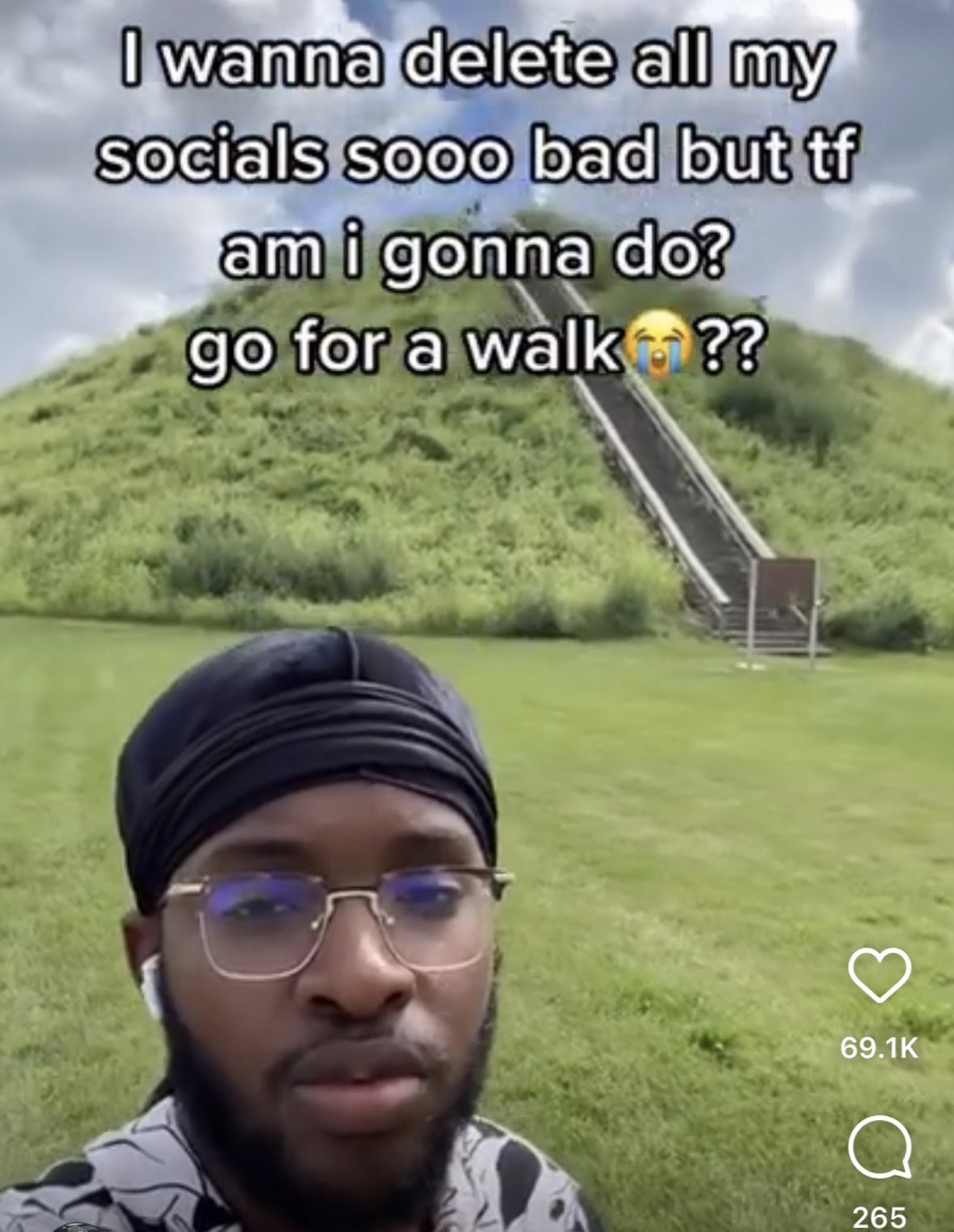 hourly_shitpost's tweet photo. https://t.co/M6EpKzWX4D