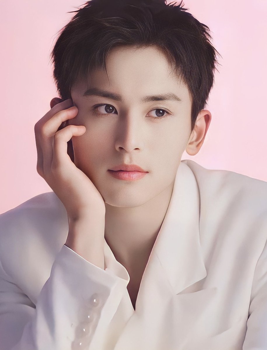 HourlyZhangZH's tweet photo. #ZhangZhehan #张哲瀚 #จางเจ๋อฮั่น https://t.co/sS46ddaQmj