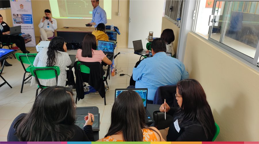 israeljero's tweet photo. Dimos inicio al 1er día de la serie de 4 Capacitaciones para Docentes de #EMS. En un enriquecedor espacio se descubrieron estrategias tecnológicas vanguardistas y los participantes experimentaron con un simulador de #LaboratoriosVirtuales. 📚🔬 Continuamos fortaleciendo la educación de excelencia en el #Edoméx.
@alfredodelmazo @geramonro05 @SEMSedomex  @CloudLabs_co