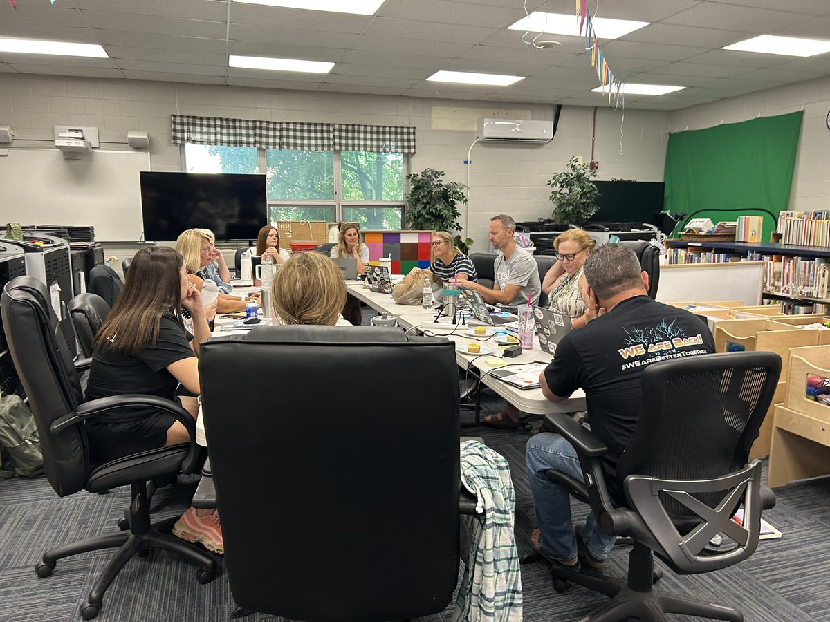 MrsSkeltonAP's tweet photo. What a great start to the 2023-2024 school year planning with our Building Leadership Team! @Creeksidetweet https://t.co/ri5LY5zJUN