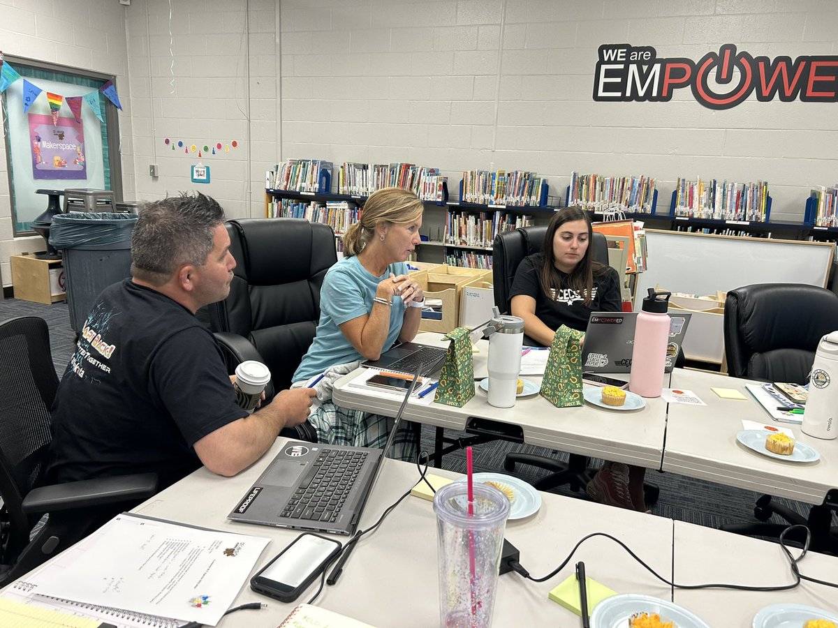 MrsSkeltonAP's tweet photo. What a great start to the 2023-2024 school year planning with our Building Leadership Team! @Creeksidetweet https://t.co/ri5LY5zJUN