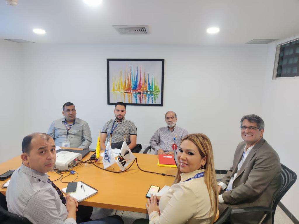 inac_ve's tweet photo. Integrantes de la Misión de Asistencia Técnica de la OACI-SAM, se reúne con especialistas de los Servicios a la Navegación Aérea #SNA, para evaluar procedimientos aeronáutico.

¡Venezuela abierta al futuro!

@icao https://t.co/mT1bVoEaUM