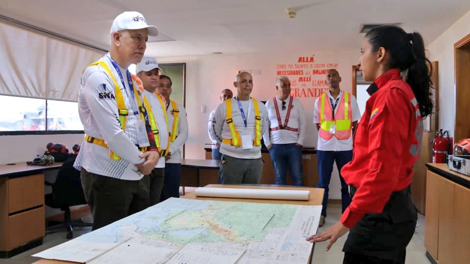 inac_ve's tweet photo. ¡Buscar y salvar!🛩️⛑️ En el segundo día de su agenda de trabajo en Venezuela, la Misión de Asistencia Técnica de la OACI- SAM conoce y evalúa las potencialidades, protocolos y procedimientos del Servicio de Búsqueda y Salvamento @SAR_Venezuela.

@icao https://t.co/WPZP5IUjTH