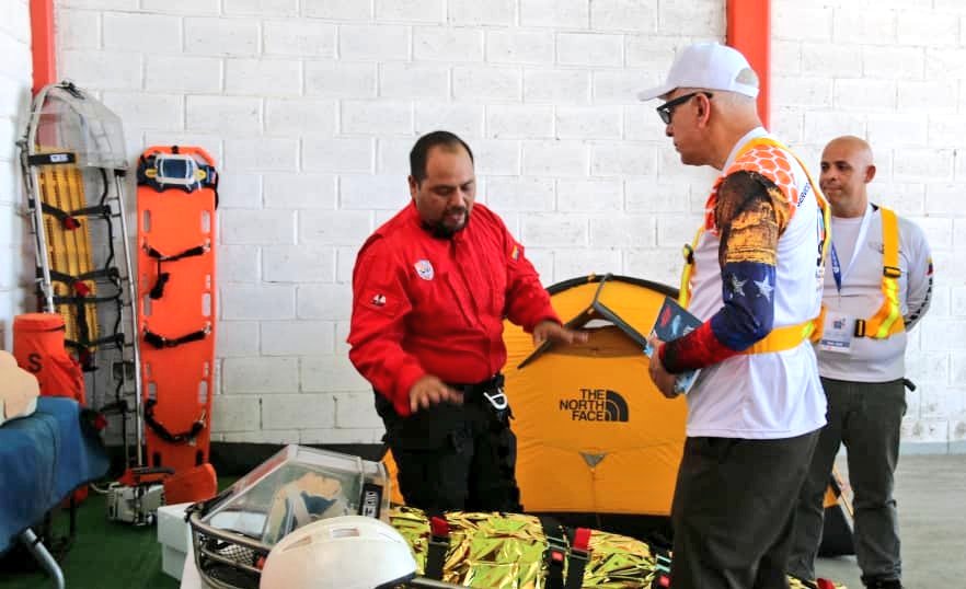 inac_ve's tweet photo. ¡Buscar y salvar!🛩️⛑️ En el segundo día de su agenda de trabajo en Venezuela, la Misión de Asistencia Técnica de la OACI- SAM conoce y evalúa las potencialidades, protocolos y procedimientos del Servicio de Búsqueda y Salvamento @SAR_Venezuela.

@icao https://t.co/WPZP5IUjTH