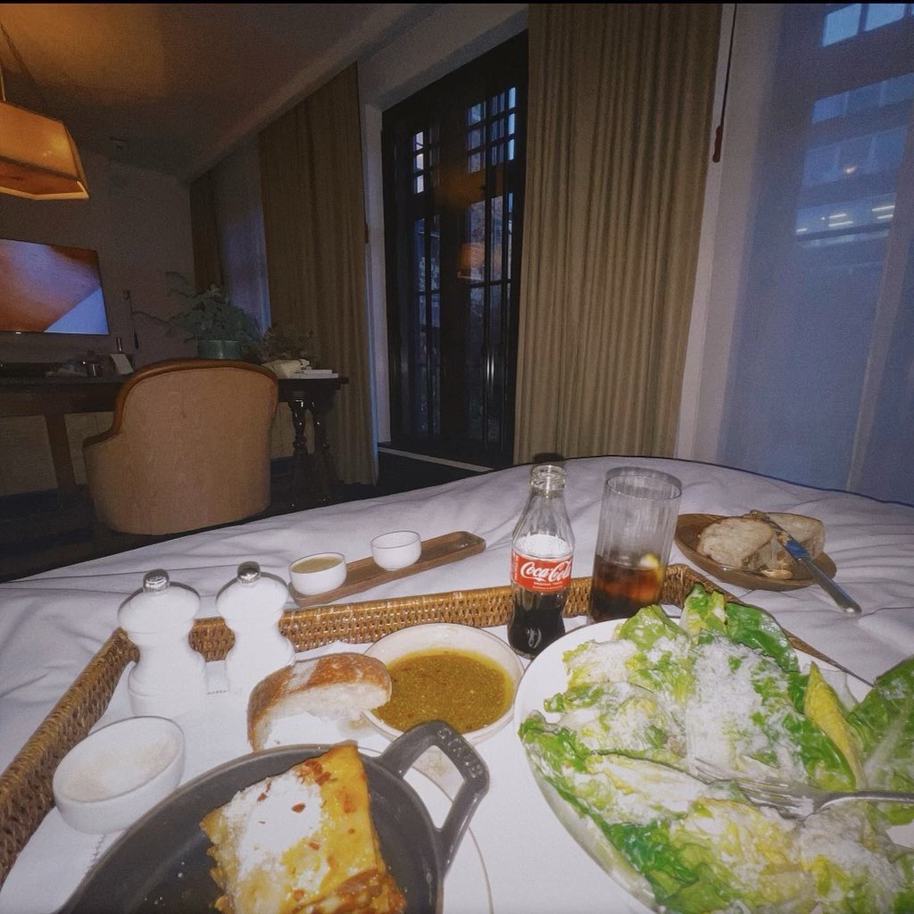 HadidNews's tweet image. Gigi: “Some recent work days away from home called for quiet comforts cc @cocacola 🧳 🔑❣️ ..lil reminder of the magic in connection and reflection x #RecipeforMagic #CokePartner”