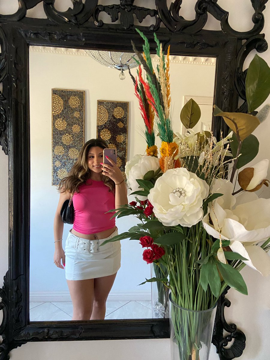 CJRevelo_'s tweet photo. Happy National GF Day @alwayssadele you’re the most beautiful person in the world and have the biggest heart, i love you🥰🩷 https://t.co/EgUfQyw24t