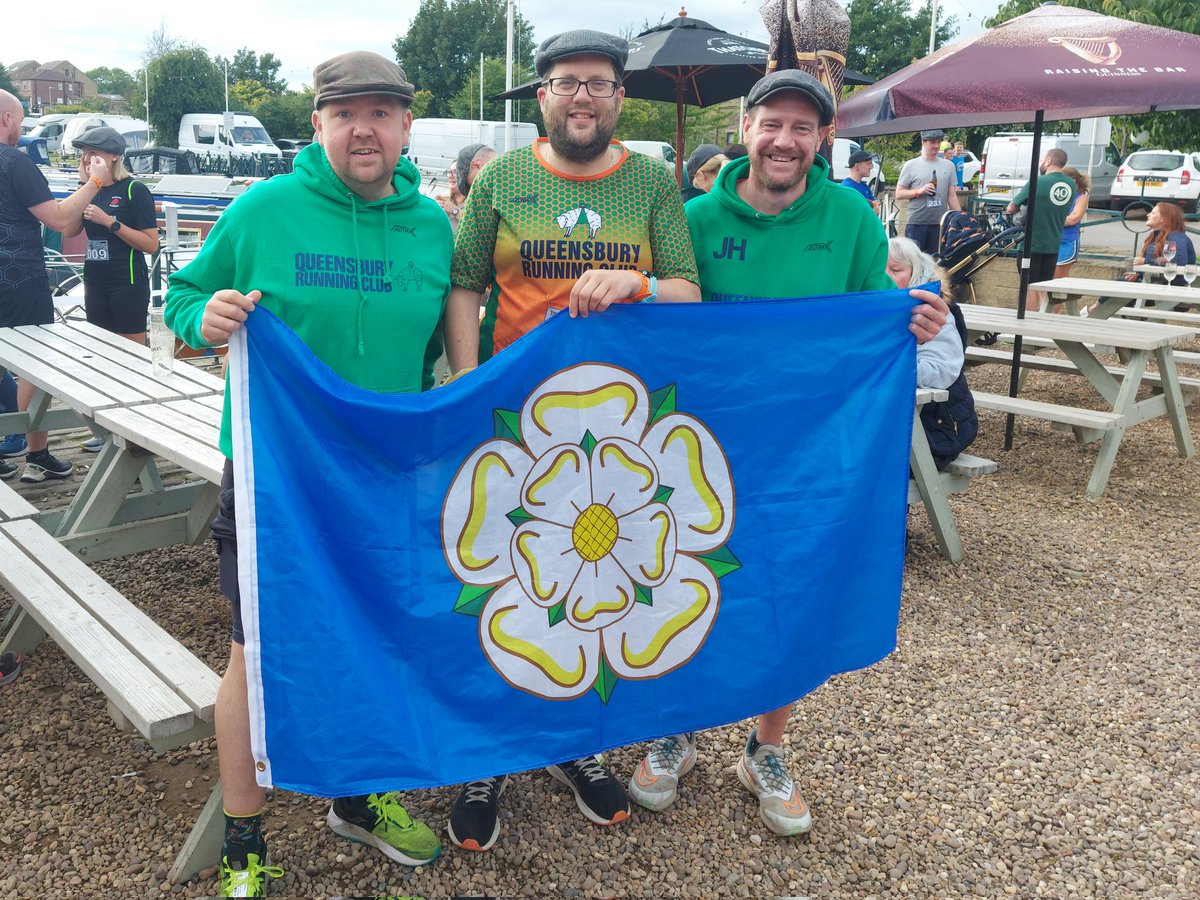 philiplickley's tweet photo. Pie, a pint, and a run. Happy #YorkshireDay!
#FlatCap5 @DewsburyFlatCap https://t.co/uzmSA10Fb2