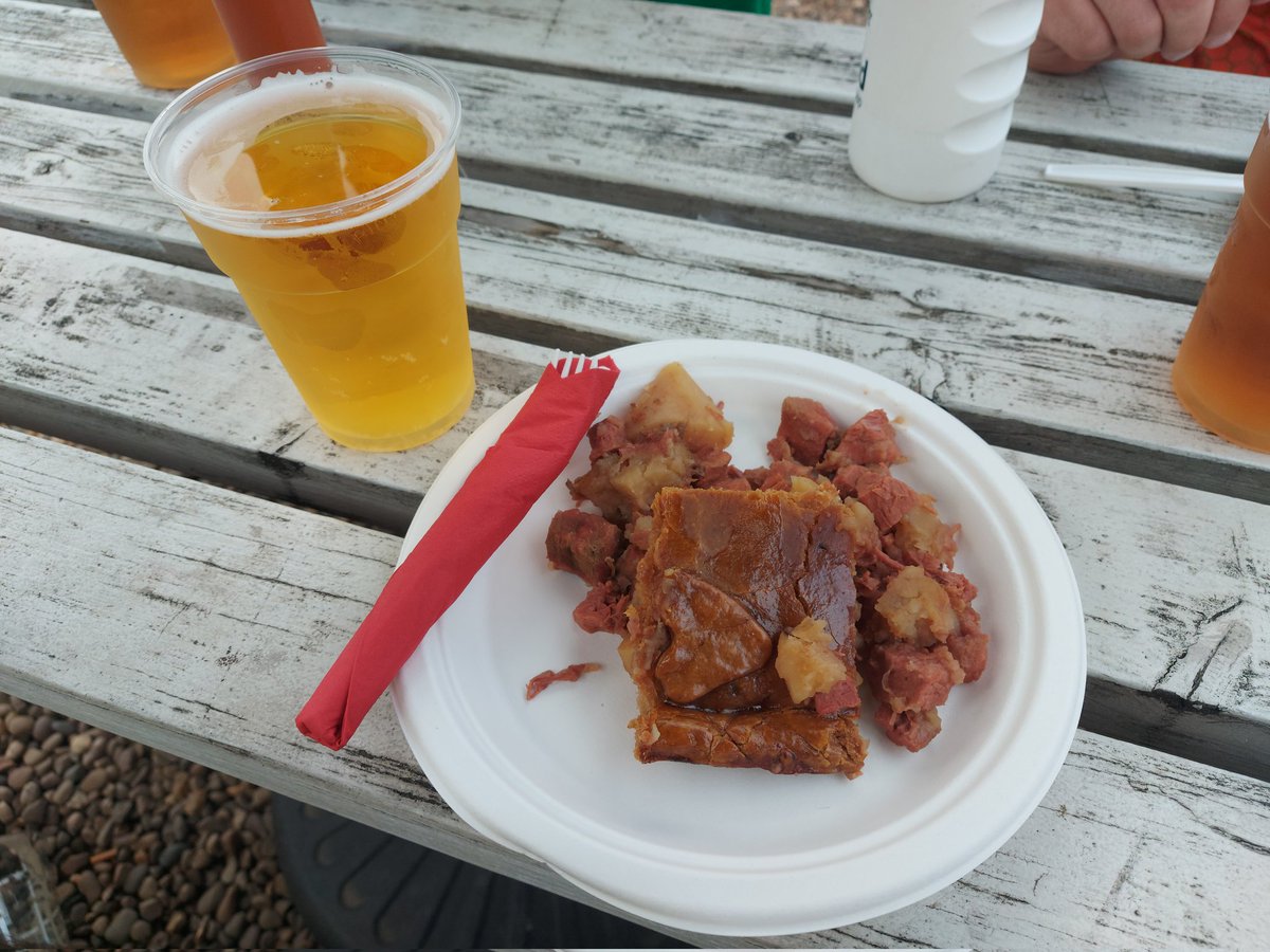 philiplickley's tweet photo. Pie, a pint, and a run. Happy #YorkshireDay!
#FlatCap5 @DewsburyFlatCap https://t.co/uzmSA10Fb2