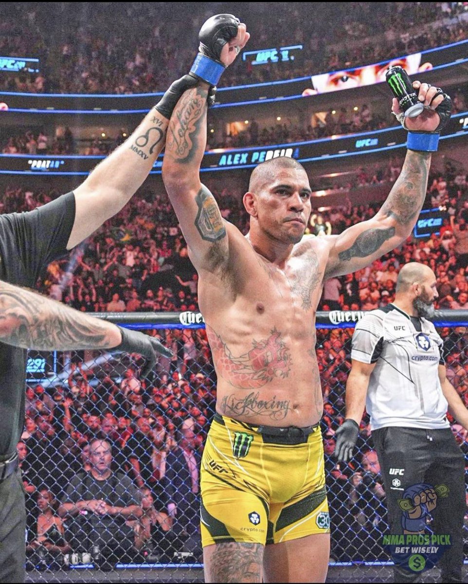 carlosknowsever's tweet image. Dude ima hop the band wagon 

This guy is built like a Neanderthal