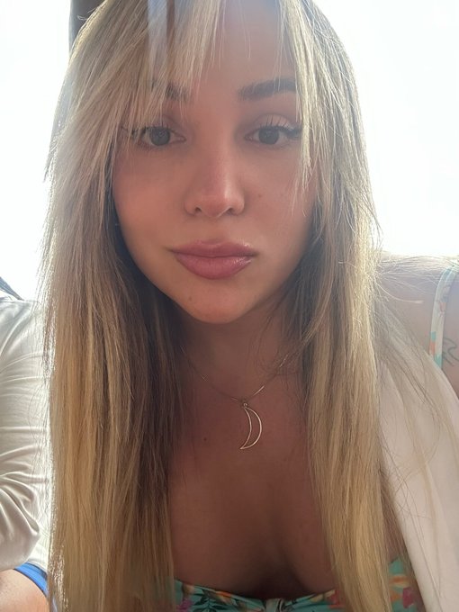 Pretty face / Pretty 🍆🦶🏻  Check all my contents in my B!0! https://t.co/BCYDzKybyw