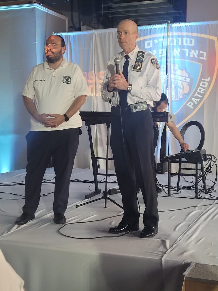 NYPDBklynSouth's tweet photo. Yesterday, I had the honor of addressing the members of Shomrim at their Annual Awards BBQ. We thank them for their continued partnership in keeping our neighborhoods safe ! https://t.co/V2Zx5FMQdf
