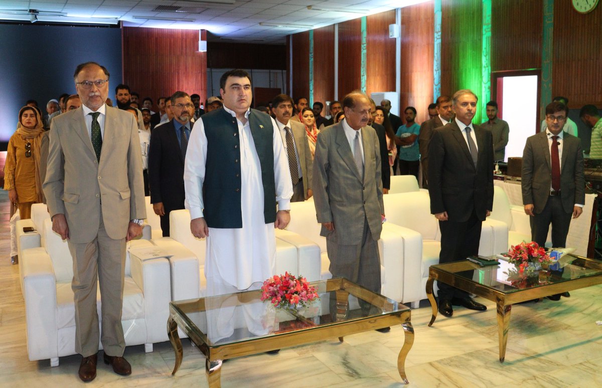 LaraibFati98722's tweet photo. Quantum Computing, Nano Technology, and New Manufacturing are expected to play a pivotal role in preparing Pakistan's economy for the Fourth Industrial Revolution and drive innovation across various sectors.#CPEC
#5EsFramework
#Technology4Pakistan @betterpakistan @CPEC_Official https://t.co/DeLb7zWtNw