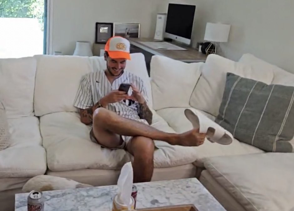 z0lexi's tweet photo. nahhhhh what in the FUCK is this bruh https://t.co/F5gx5cIkoi