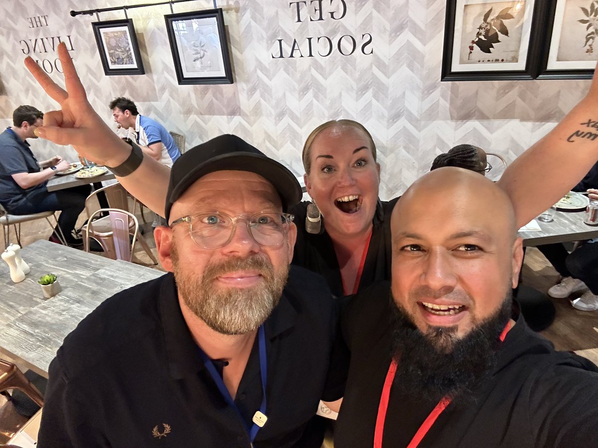 Abdulchohan's tweet image. Phenomenal day with #AppleDistinguishedEducators in Reading, UK. 

Sharing, learning, leading, innovating, connecting and so much more. 

Shout out to #ADE23 and #ADEAlumni