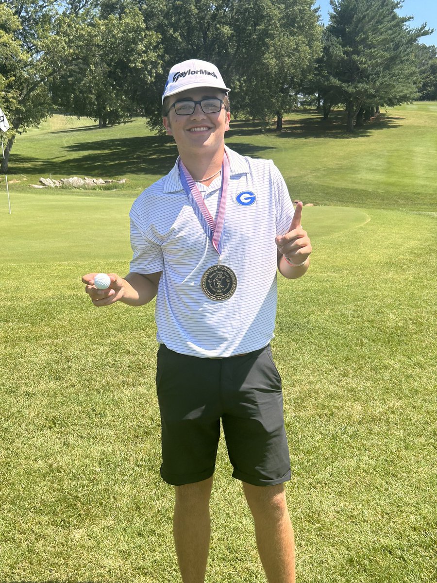 BoShelton_'s tweet photo. A wild finish to cap off another great day of golf. -7 in the last 6 holes to shoot -4 (68) was good enough to come out on top of a solid field! Holed out for Eagle then 3 holes later carded my 3rd ace from 191 yards on the 17th hole at Hidden Hills CC! https://t.co/o9KQ4XX3Zb