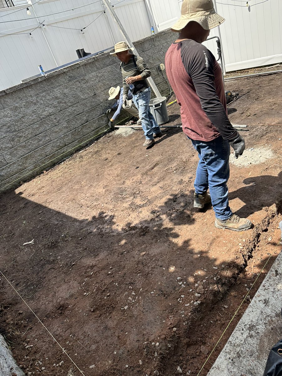 JKPOHLandscape's tweet photo. We are known for provide you with a top quality artificial lawn.  For your busy life, artificial lawn no more  weekly care. Turfs Installation is as easy as 1,2,3, 4, call or email us for a free estimate. https://t.co/y6ff98LklV