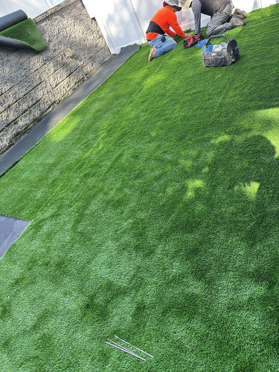 JKPOHLandscape's tweet photo. We are known for provide you with a top quality artificial lawn.  For your busy life, artificial lawn no more  weekly care. Turfs Installation is as easy as 1,2,3, 4, call or email us for a free estimate. https://t.co/y6ff98LklV