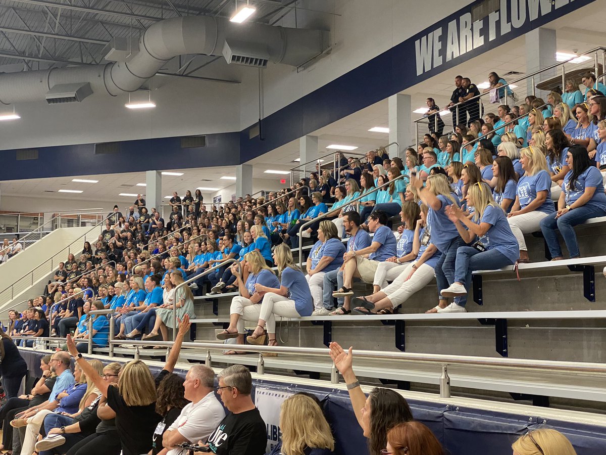 FlowerMoundHS's tweet photo. Flower Mound Feeder Pep Rally!! Great job to our schools showing up Loud and Proud!! https://t.co/smVtTtA1ek