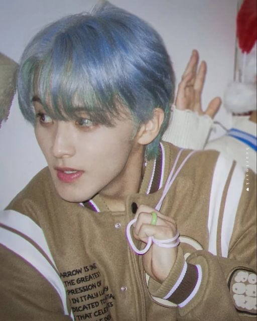 ITSH4E's tweet photo. feliz cumpleaños a una de las personas más dedicadas y trabajadoras que existe 🥹 mark gracias por compartir tu talento con el mundo y nunca rendirte con tus sueños 

#HAPPYMARKDAY
 #마크의_스물네번째_골든아워
#24thGoldenMarkYear https://t.co/mahoGAWZQb