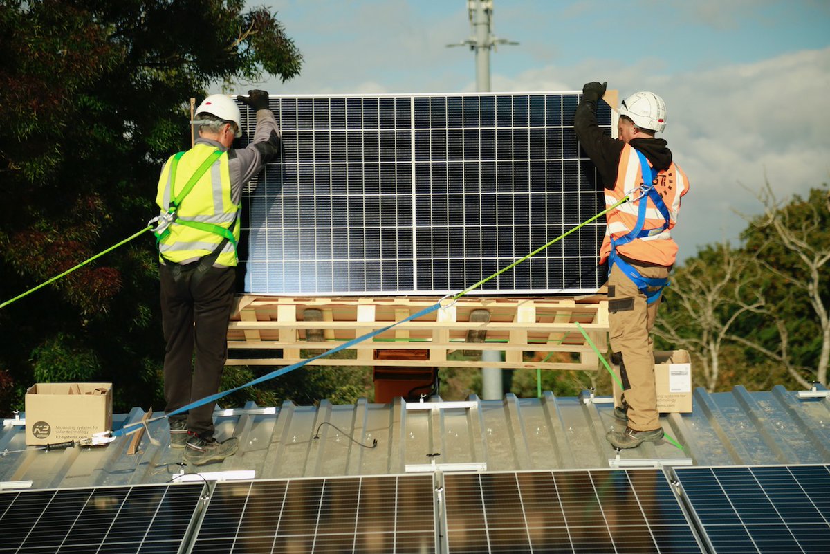 3tiEnergyHubs's tweet photo. ๐๐ผ๐ ๐ฆ๐ผ๐น๐ฎ๐ฟ ๐๐ฎ๐ป ๐ฃ๐ผ๐๐ฒ๐ฟ ๐ง๐ต๐ฒ ๐๐ผ๐๐ฟ๐ป๐ฒ๐ ๐ง๐ผ ๐ก๐ฒ๐ ๐ญ๐ฒ๐ฟ๐ผ
Read the latest from @FMUKmagazine1 - How Solar Can Power The Journey To Net Zero!
https://t.co/xXlajEFTid
#solarcarparks #solarenergy #ppa #facilitiesmanagers https://t.co/bQoTHgcQOL