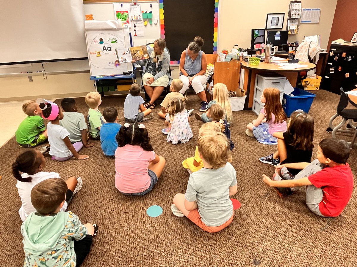 Welcoming kinder to River Birch. Sharing books and connecting emotions! <a href="/RBE_ACSC/">River Birch Elementary</a> <a href="/OrioleTweets/">Avon Community School Corporation</a>