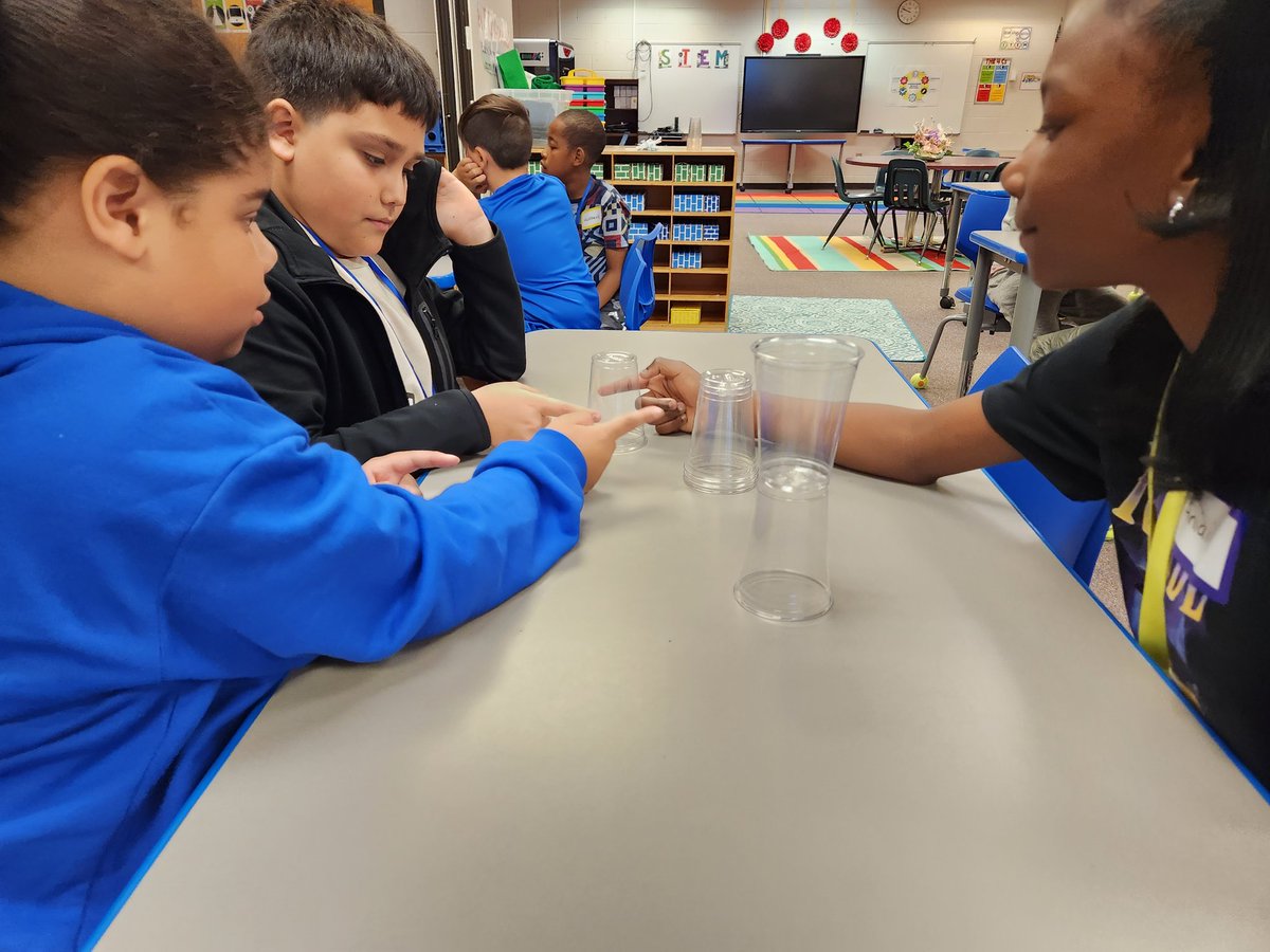payneSTEMlab's tweet image. We had a GREAT first day in the STEM Lab full of collaboration &amp;amp; communication! 📚💡#STEMCobb