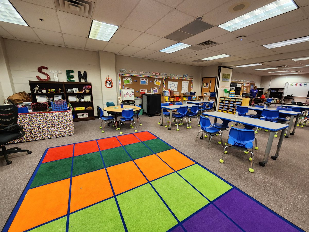 payneSTEMlab's tweet image. We had a GREAT first day in the STEM Lab full of collaboration &amp;amp; communication! 📚💡#STEMCobb