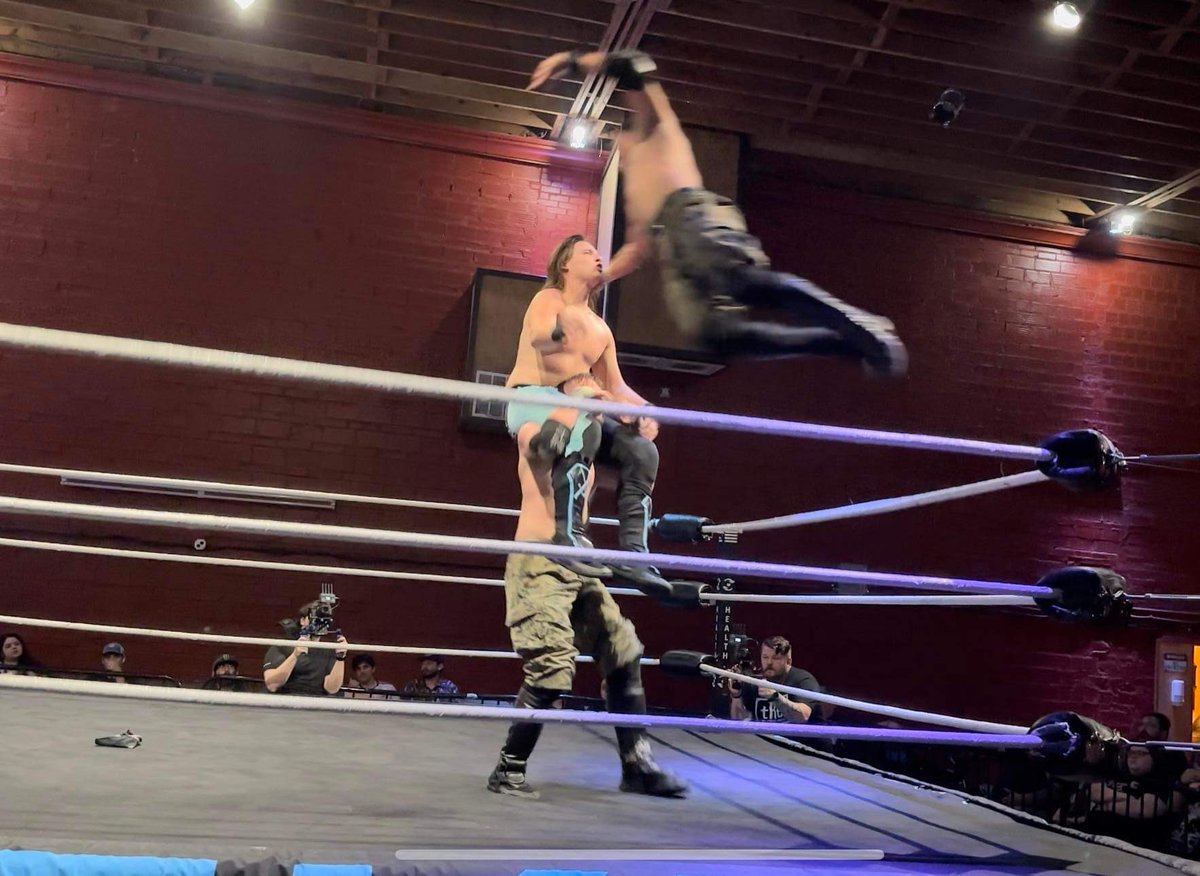 ZaZa_AllFight's tweet photo. #StreetStyle
#DFWAPW
#DFWAllPro
#TagTeam #Brothers
#ProWrestling https://t.co/nDvfYKRkJM