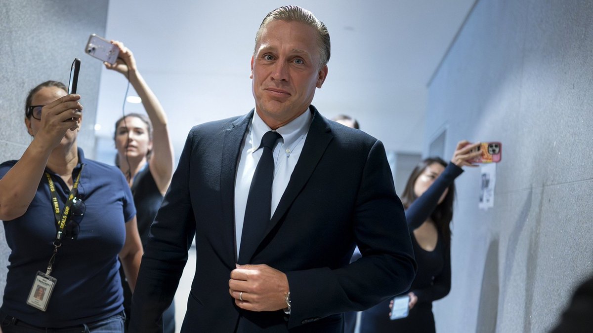 factandrumor's tweet image. #ReleaseTheTranscript Newsmax #Indictment Devon Archer - For Democrats to waste precious political capital defending Hunter Biden seems a big mistake to me. Let the justice system play out for him or it becomes more difficult to get Former President Donald Trump 🤮🤮🤮, etc.